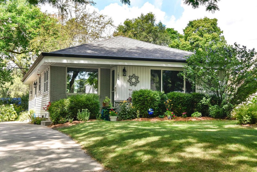 1909 N 118th St, Milwaukee, WI 53226 - photo 1