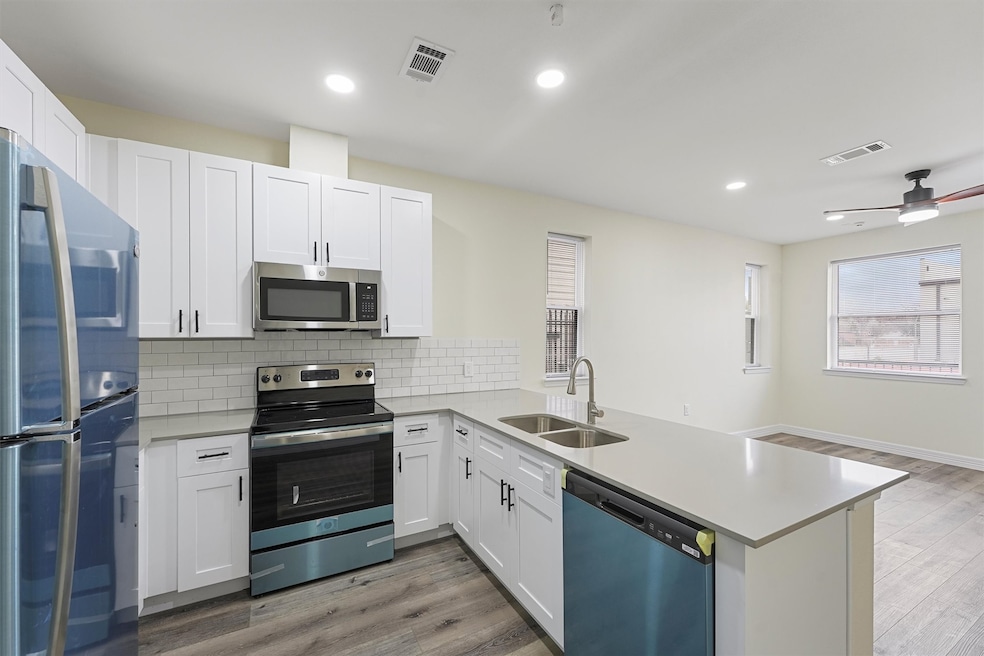 For Rent $1,375/month • Co-Listing Agent