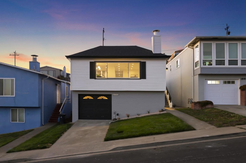 Sold $1,465,000 • Co-Listing Agent