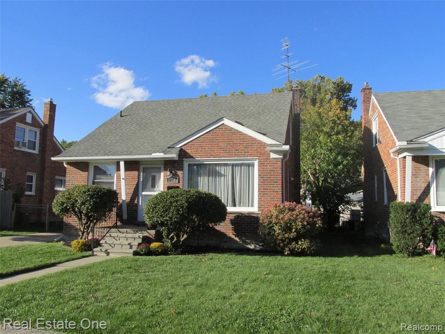 674 Phillips Ave, Clawson, MI 48017 - photo 1
