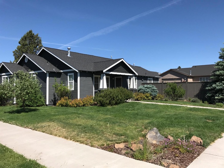 61351 Woodbury Ln, Bend, OR 97702 - photo 1