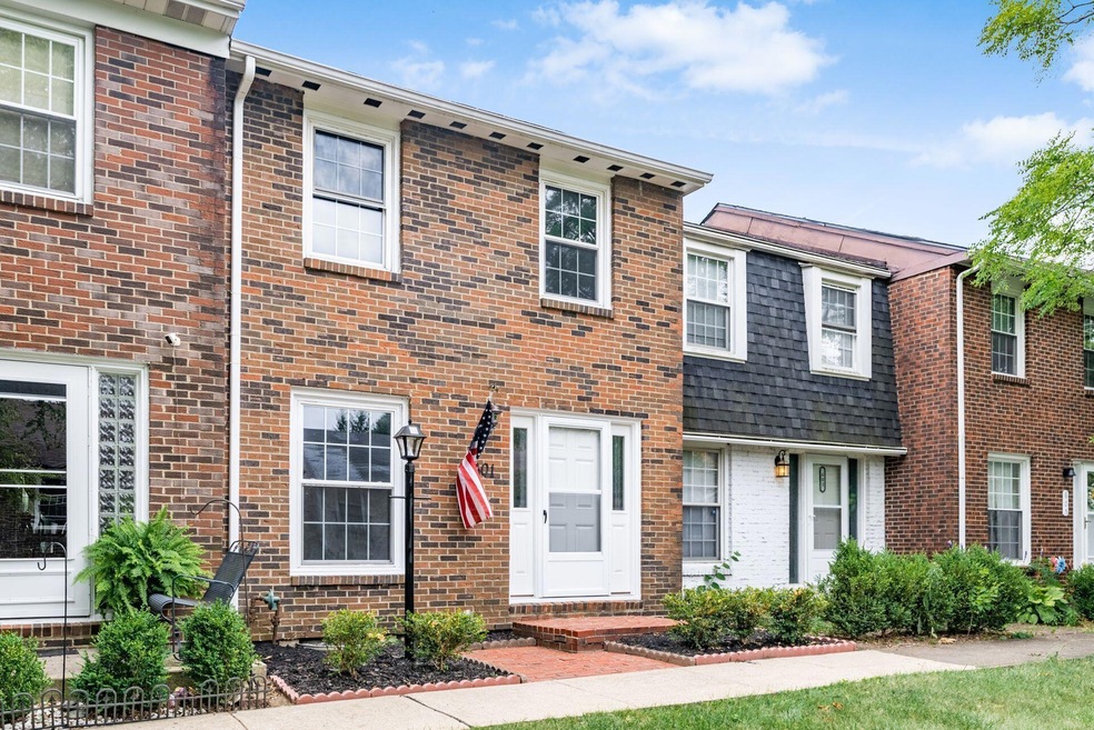 601 Simbury St.