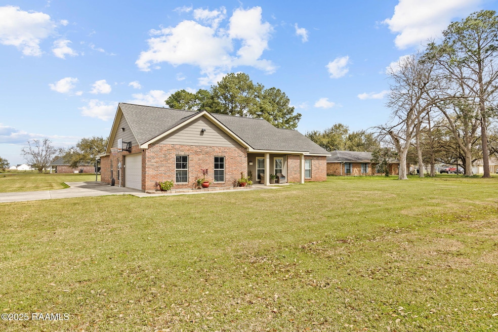2-web-or-mls-303 Sylvia Loop-2