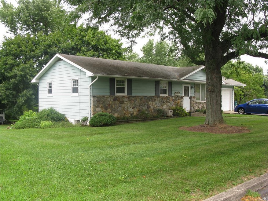 3301 Division St, Easton, PA 18045 - photo 1