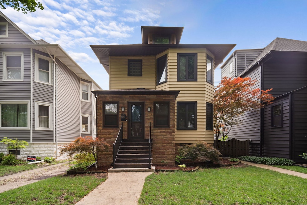 Sold $672,800 • Co-Listing Agent