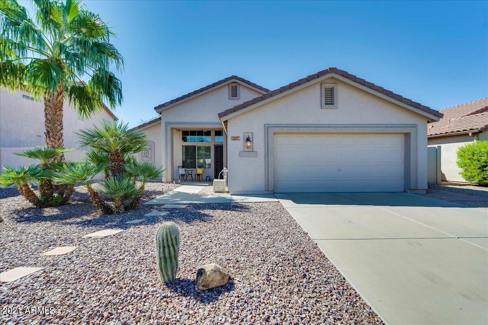 05-5Front of home