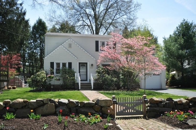 1209 Sunnyfield Ln, Scotch Plains, NJ 07076 - photo 1