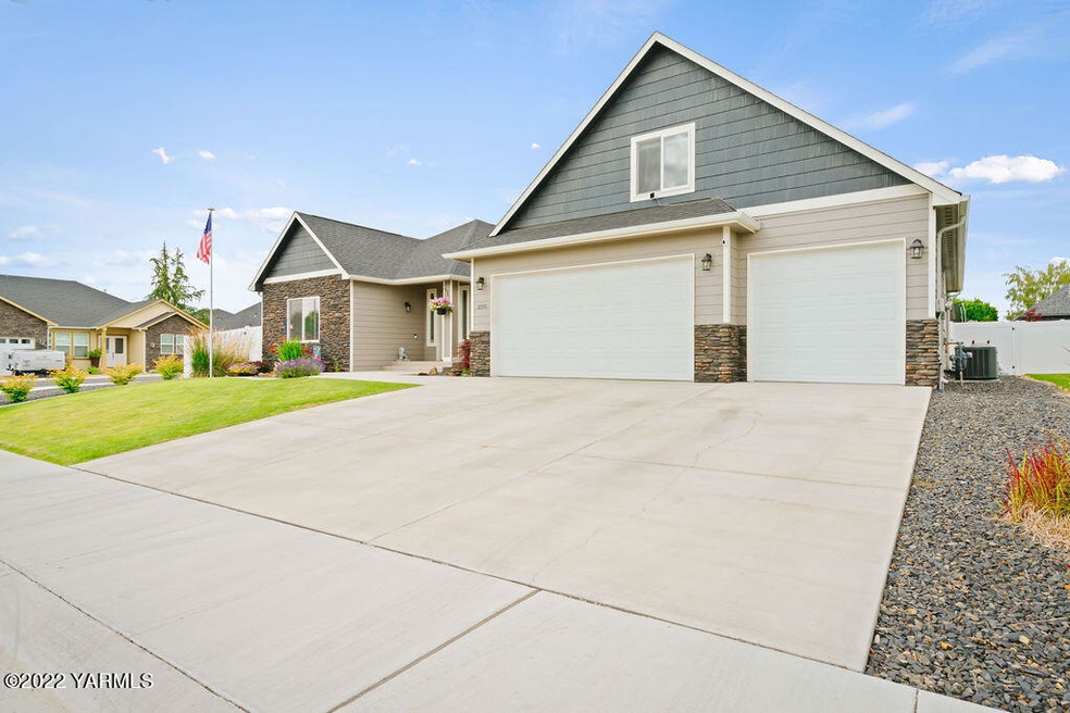 2110S79thAve-1