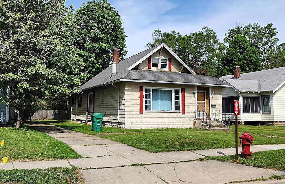 main 1006 front southerly view
