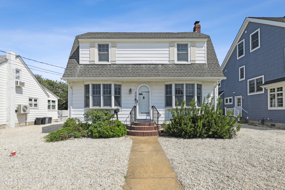 Sold $900,000 • Co-Listing Agent