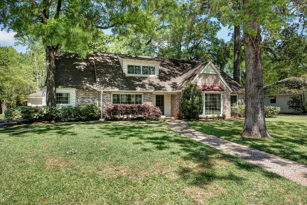 13402 Pebblebrook Dr, Houston, TX 77079 - photo 1