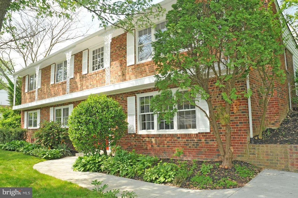 5228 Portsmouth Rd, Fairfax, VA 22032 - photo 1