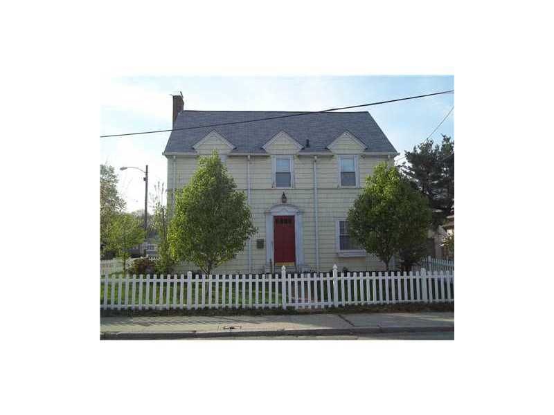 Exterior Front. FRONT 4 PARKSIDE DRIVE