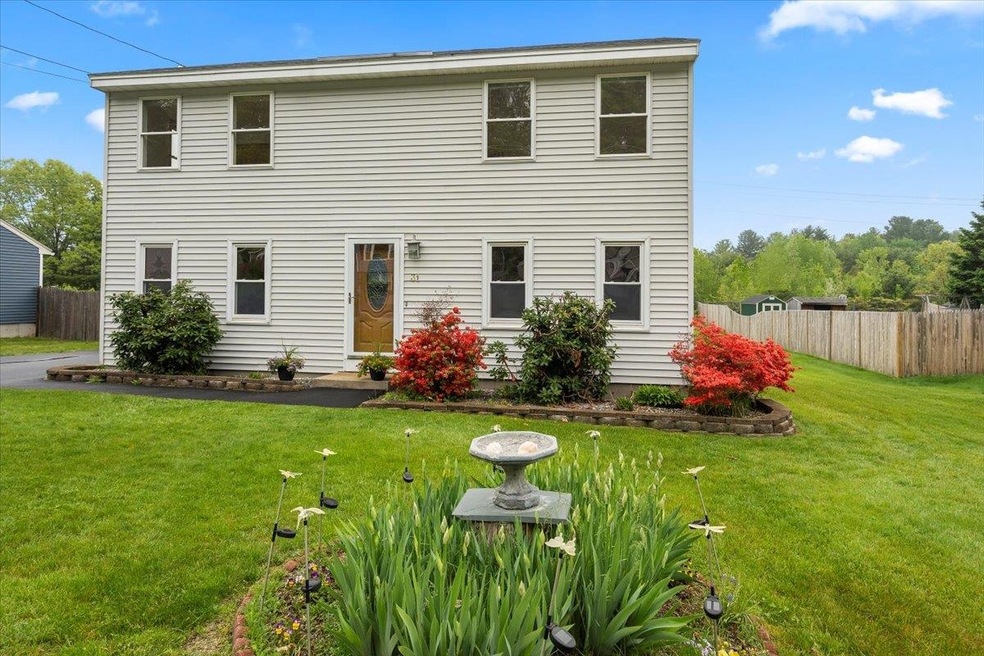 31 Syracuse Rd, Nashua, NH 03064 - photo 1