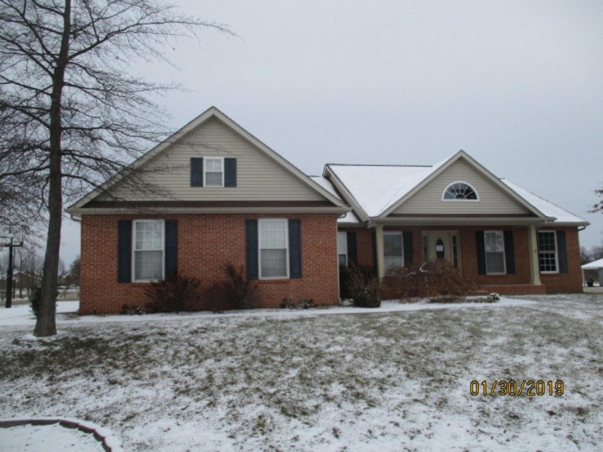 320 Torrington Ln, Freeburg, IL 62243 - photo 1