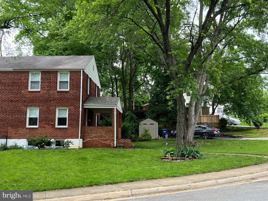 2728 Farnsworth Dr, Alexandria, VA 22303 - photo 1