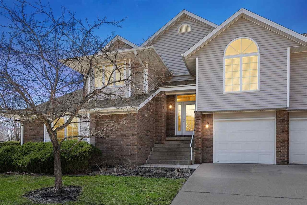 15 Camborne Cir, Iowa City, IA 52245 - photo 1