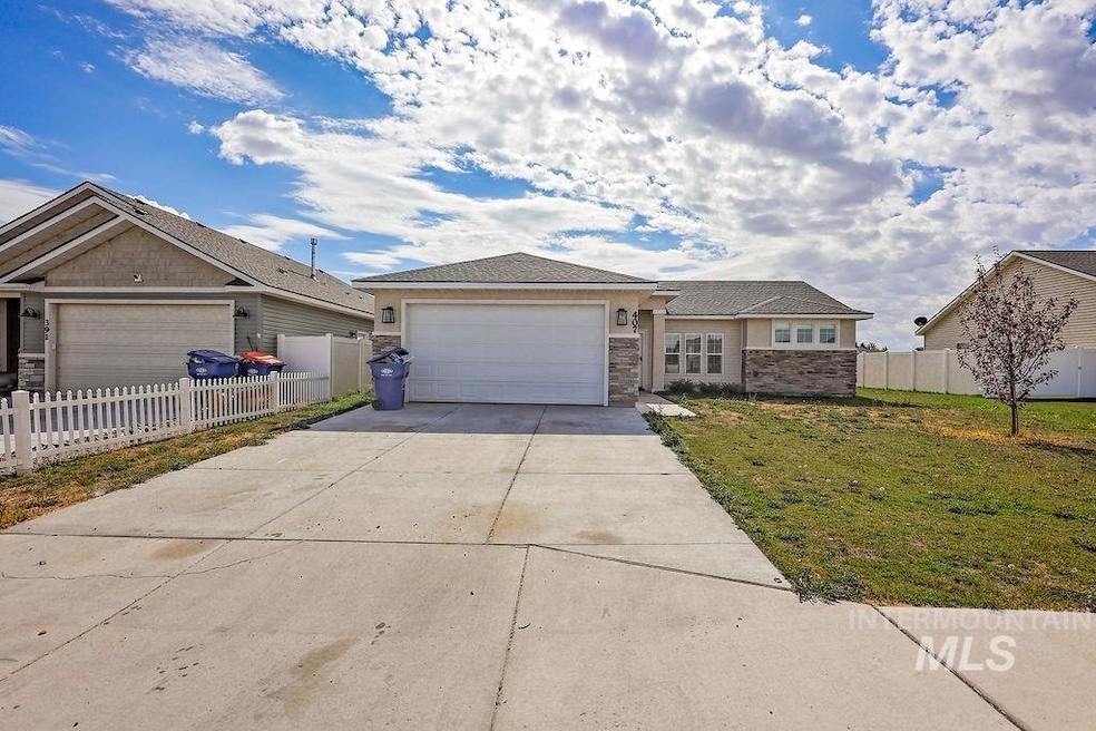 For Sale $359,900 • Co-Listing Agent