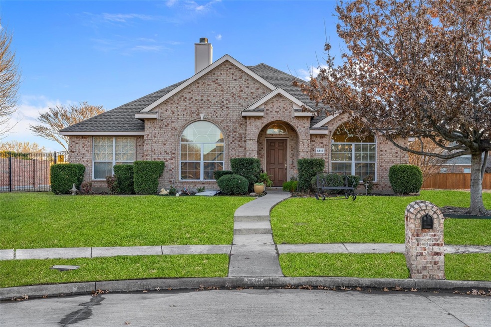 1318 E Oak St, Wylie, TX 75098 - photo 1