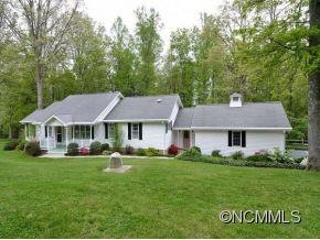 GORGEOUSLY LANDSCAPED YARD