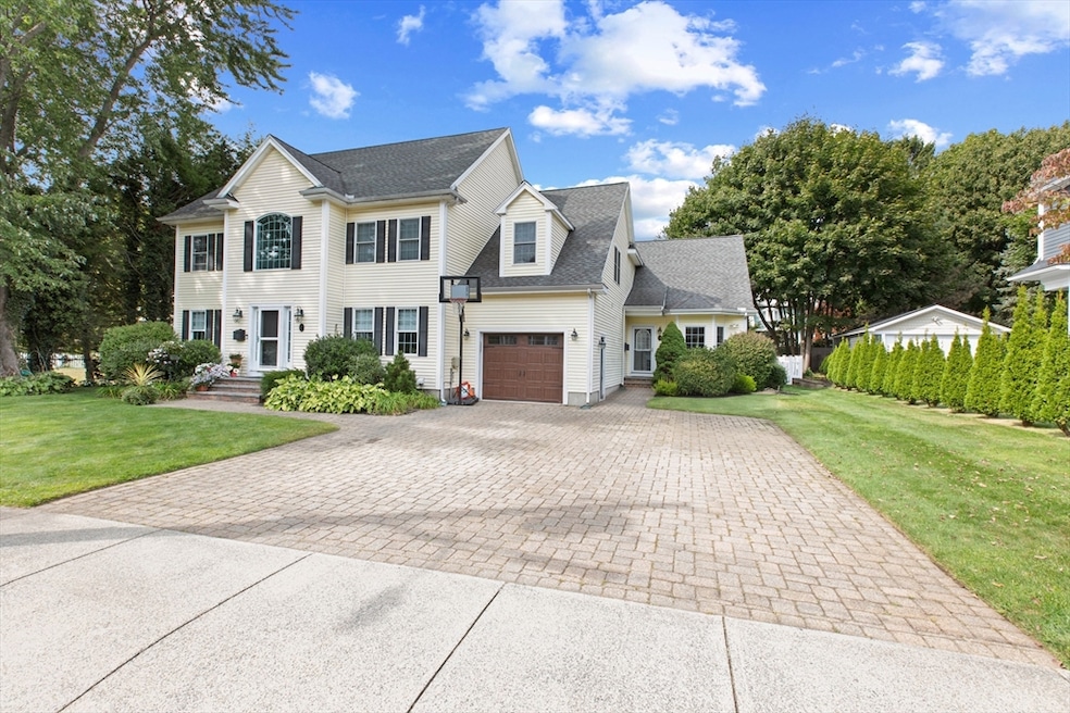 5 Royal St, Winchester, MA 01890 - photo 1