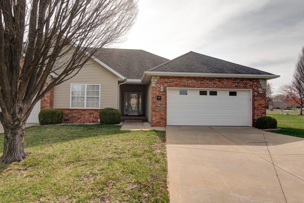 1392 N Sandy Creek Cir unit 4, Nixa, MO 65714 - photo 1