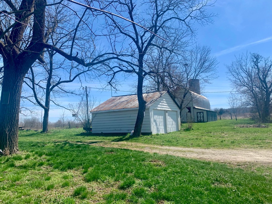 1030 Sampson RD Niangua MO 65713
