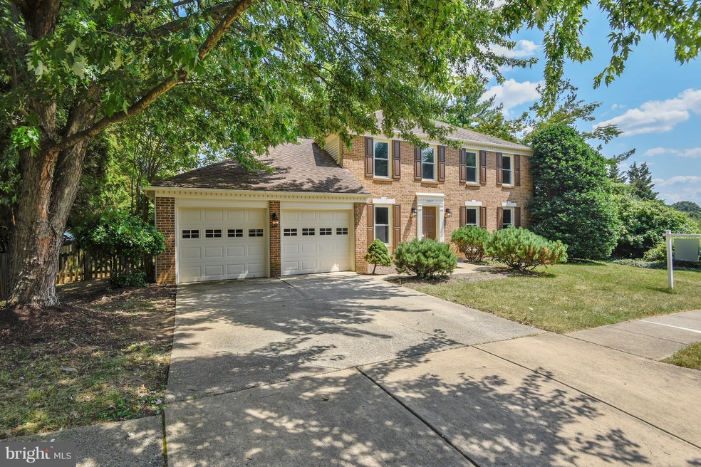 2047 Wooded Way, Vienna, VA 22182 - photo 1