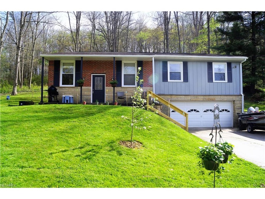 WELCOMR TO THIS ADOREABLE 3 BEDROOM HOME , CLOSE T