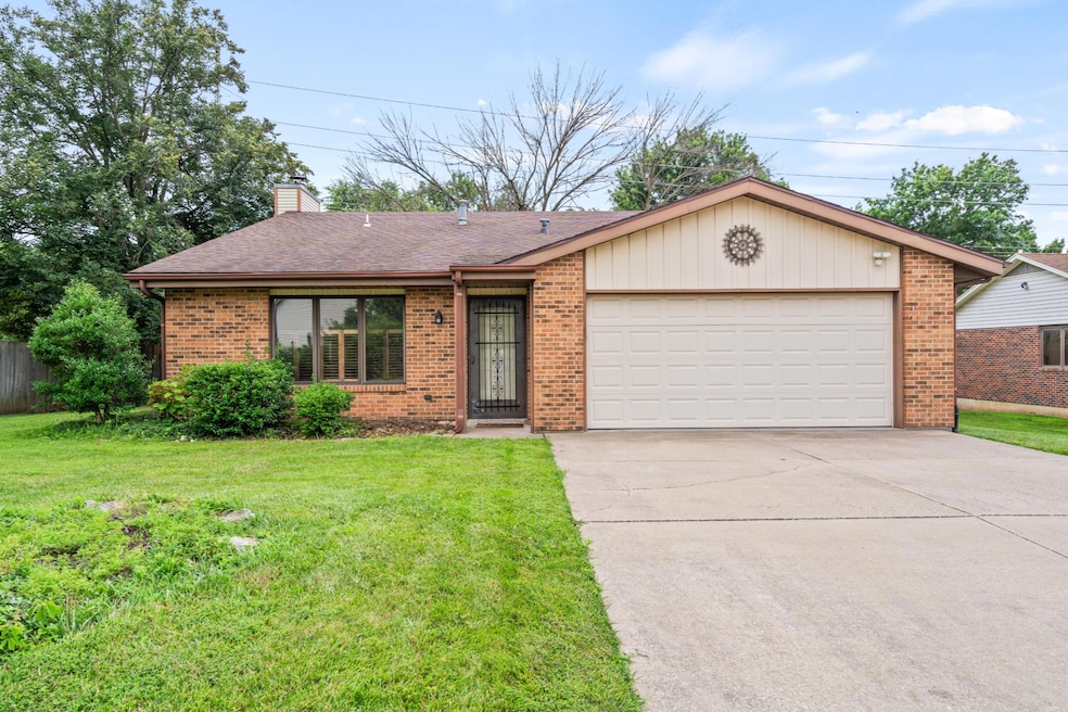 2002 Chapel Hill Rd, Columbia, MO r01