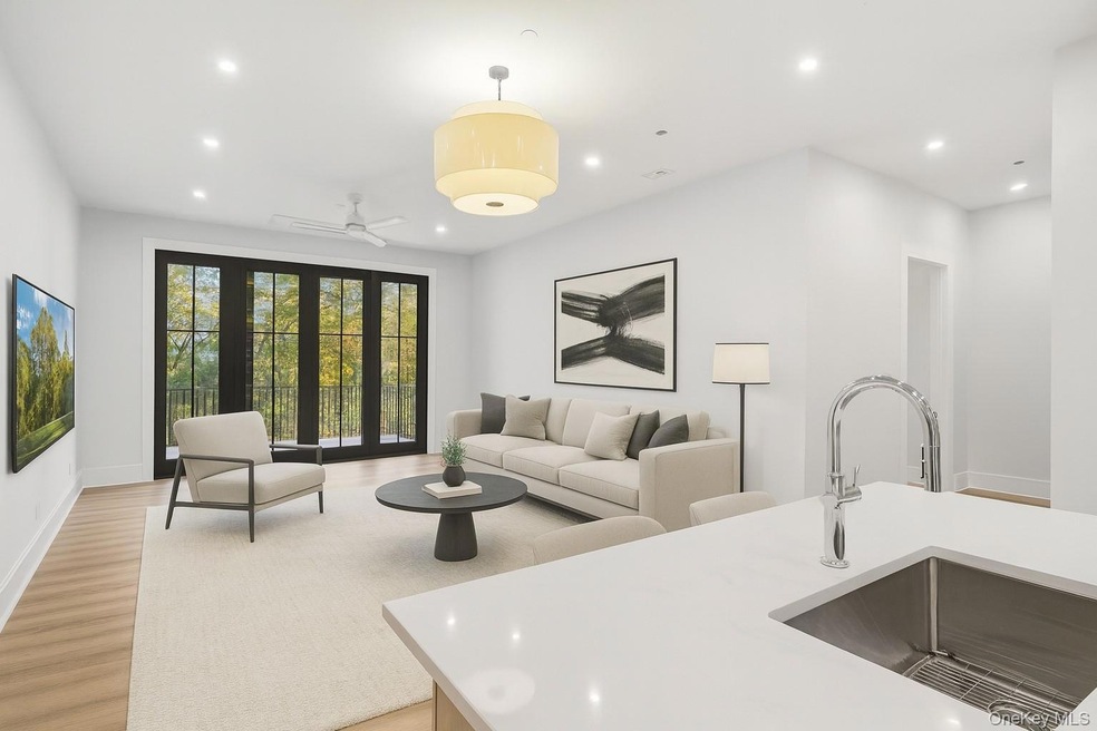 34 Clinton Ave unit 4, Dobbs Ferry, NY 10522 - photo 1