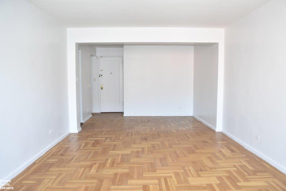 2929 Bainbridge Ave unit 3J, New York City, NY 10458 - photo 1