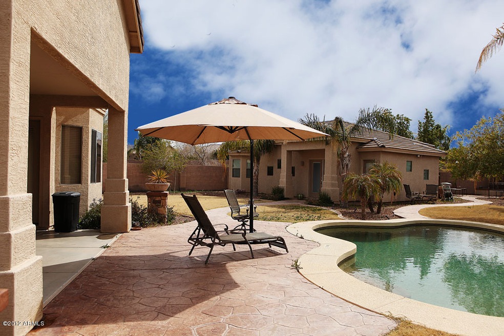 Single Level home w Guest House & Pool
