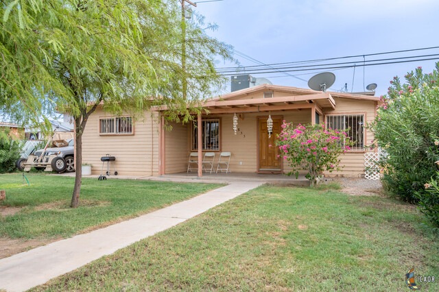 855 El Centro Ave, El Centro, CA 92243 - photo 1