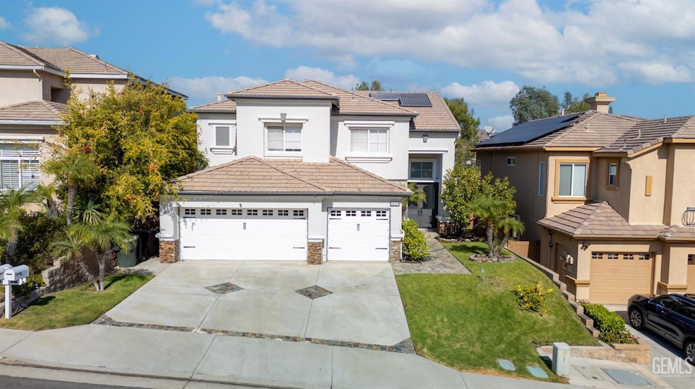 8755 E Garden View Dr, Anaheim, CA 92808 - photo 1