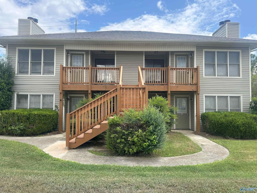12100 Carriage Ct SE unit D, Huntsville, AL 35803 - photo 1