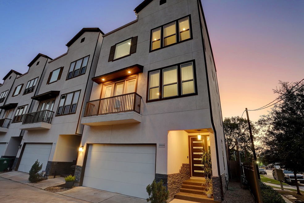 Fantastic 4 bed / 3.5 bath home in Shady Acres