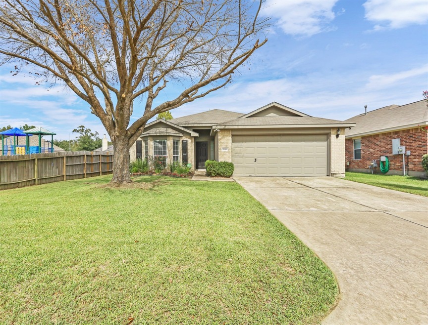 32102 Sue Ln, Pinehurst, TX 77362 - photo 1