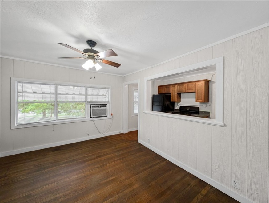 208 E Graham St unit 4, Prairie Grove, AR 72753 - photo 1