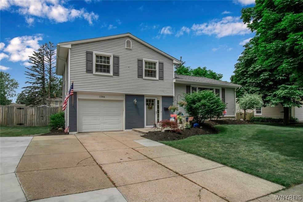 1304 Harvard Ave, North Tonawanda, NY 14120 - photo 1