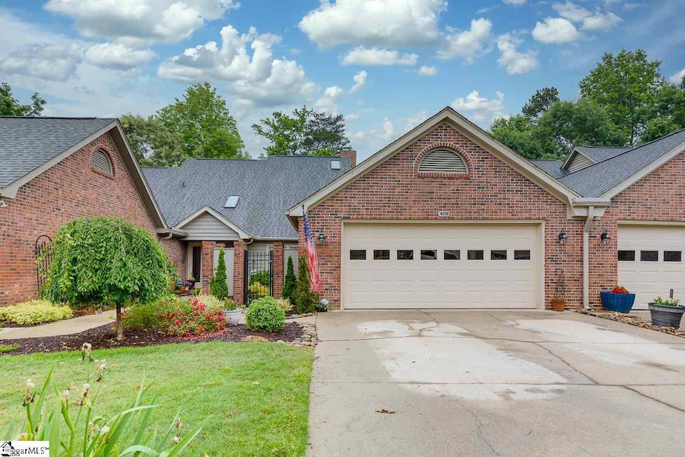 409 Hunters Cir unit 109B, Greenville, SC 29617 - photo 1