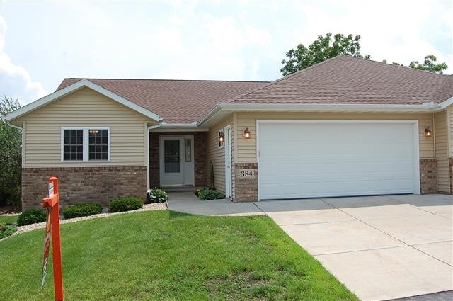 384 Sterling Dr, Oregon, WI 53575 - photo 1