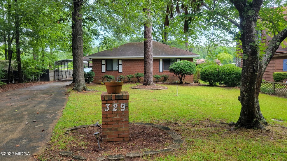 329 Edgewater Dr.