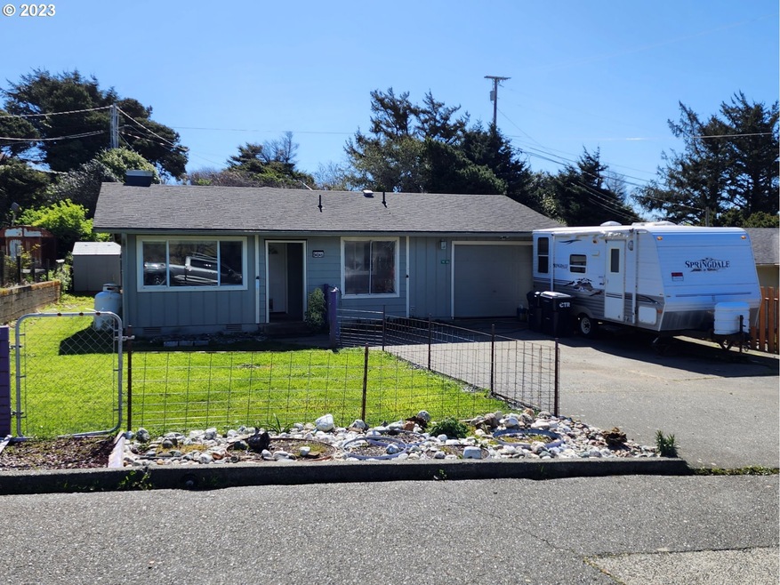 94046 Azalea Ln, Gold Beach, OR 97444 - photo 1