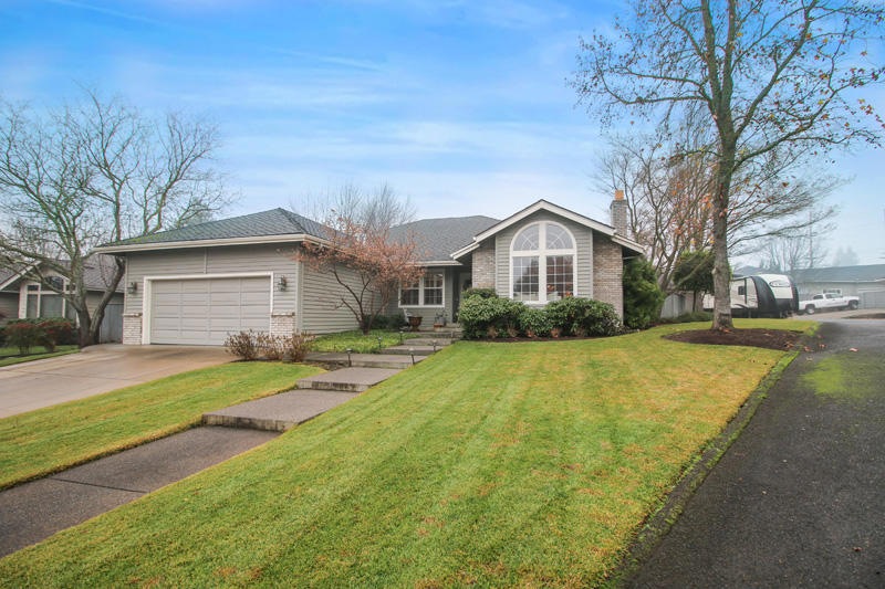 2412 Meadow Creek Dr, Medford, OR 97504 - photo 1