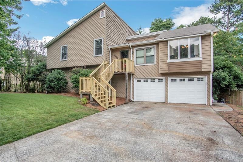 5082 Ravenwood Dr, Marietta, GA 30066 - photo 1