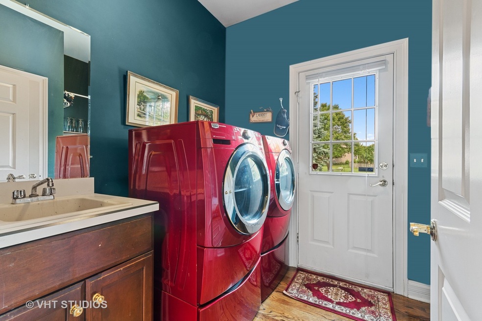 493 Bond Dr, Batavia, IL 60510 - photo 1