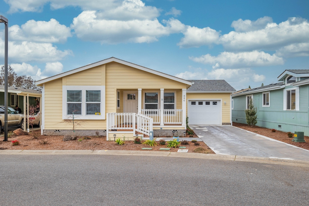 886BentleyDr-001