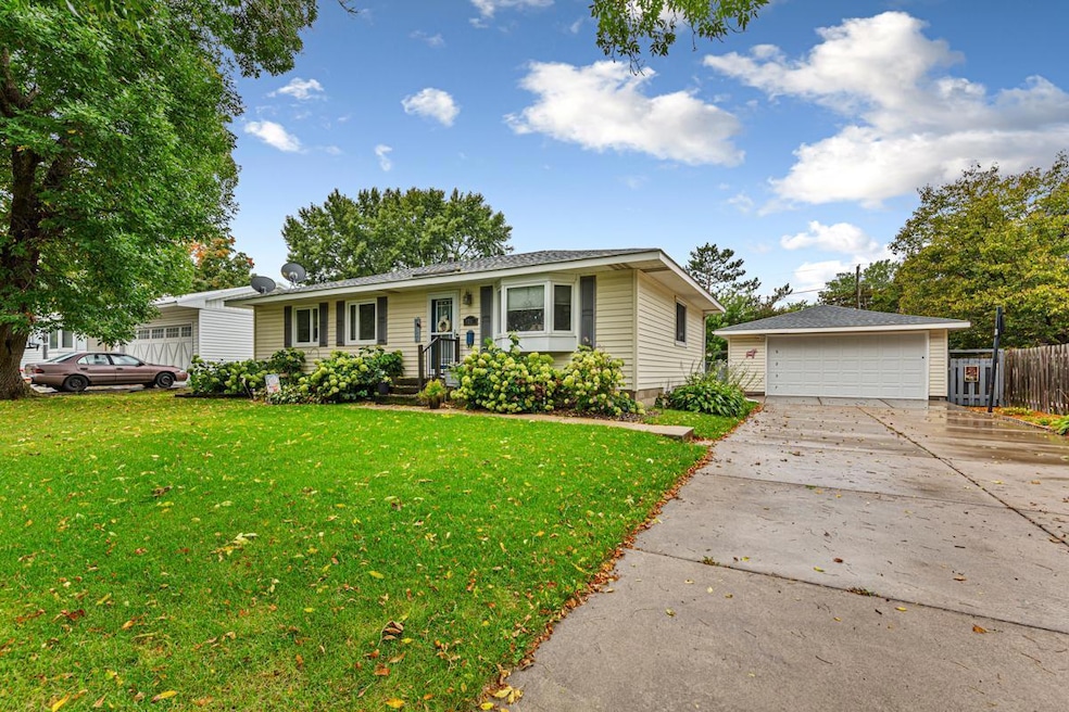 5237 Irondale Rd, New Brighton, MN 55112 - photo 1