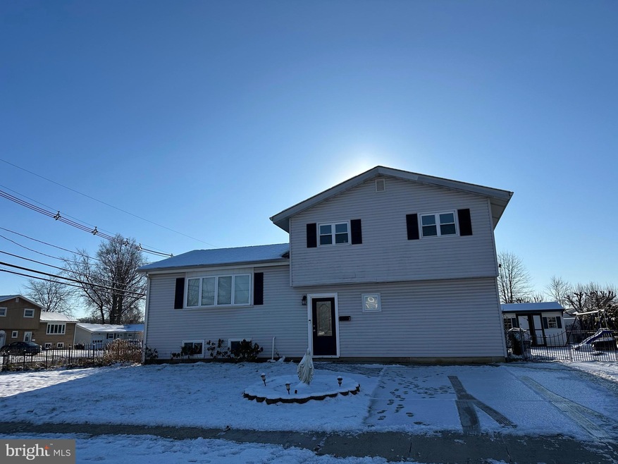 3 Mark Twain Dr, Trenton, NJ 08690 - photo 1